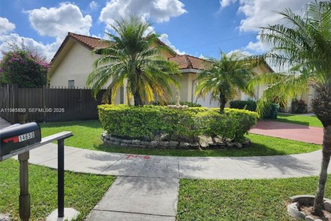 Villa ou maison à Miami, Floride 3 chambres, 140.75 m2 № 1998609