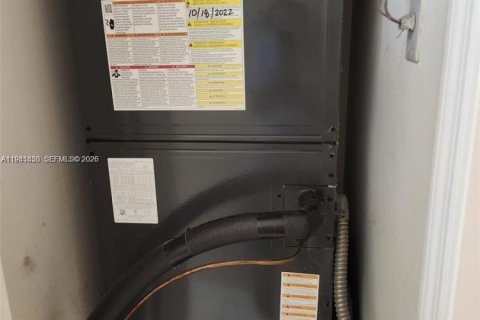 House in Miami, Florida 3 bedrooms, 140.75 sq.m. № 1998609 - photo 15