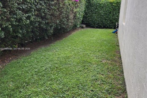 House in Miami, Florida 3 bedrooms, 140.75 sq.m. № 1998609 - photo 9