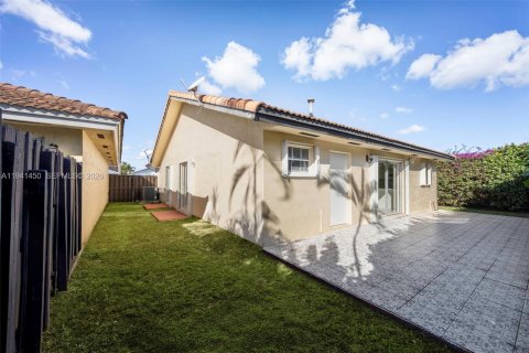 House in Miami, Florida 3 bedrooms, 140.75 sq.m. № 1998609 - photo 18