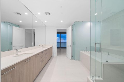 Condo in Fort Lauderdale, Florida, 3 bedrooms  № 2242076 - photo 27