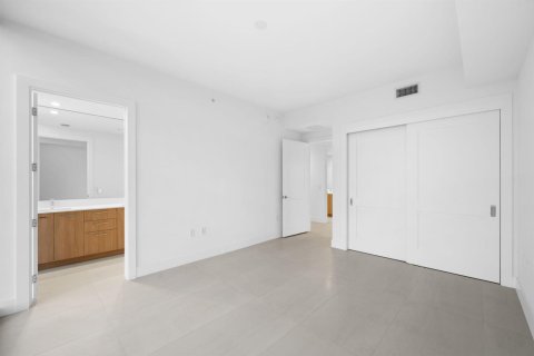 Condo in Fort Lauderdale, Florida, 3 bedrooms  № 2242076 - photo 3