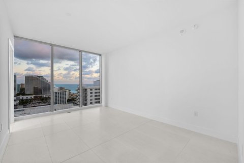 Condo in Fort Lauderdale, Florida, 3 bedrooms  № 2242076 - photo 2