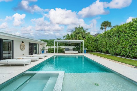 House in Delray Beach, Florida 4 bedrooms, 322 sq.m. № 2250925 - photo 30