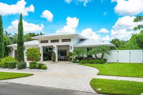 House in Delray Beach, Florida 4 bedrooms, 322 sq.m. № 2250925 - photo 2