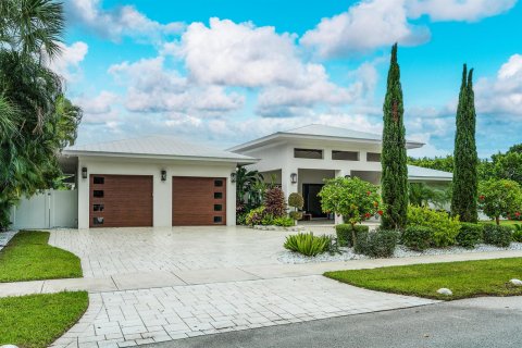 House in Delray Beach, Florida 4 bedrooms, 322 sq.m. № 2250925 - photo 3