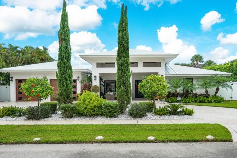 House in Delray Beach, Florida 4 bedrooms, 322 sq.m. № 2250925