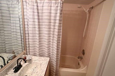 Adosado en venta en Deerfield Beach, Florida, 2 dormitorios, 106.84 m2 № 1947539 - foto 16