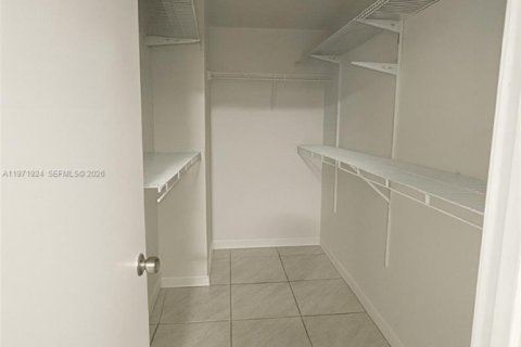 Appartement à louer à Miami, Floride: 2 chambres, 84.91 m2 № 2042261 - photo 8