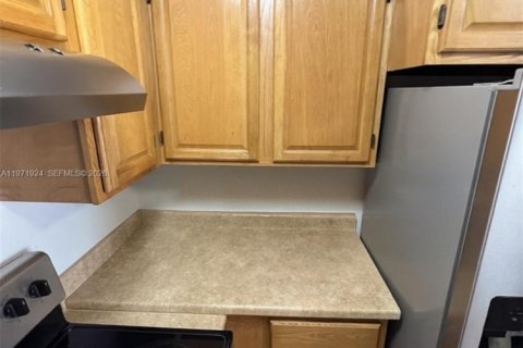 Appartement à louer à Miami, Floride: 2 chambres, 84.91 m2 № 2042261 - photo 2