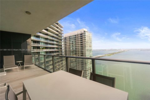 Condo in Miami, Florida, 2 bedrooms  № 2013997 - photo 27