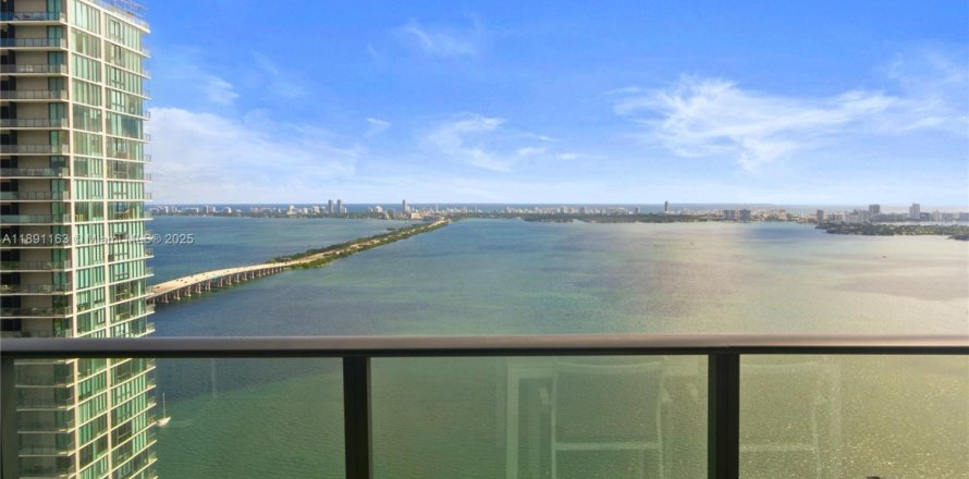 Condo in Miami, Florida, 2 bedrooms  № 2013997