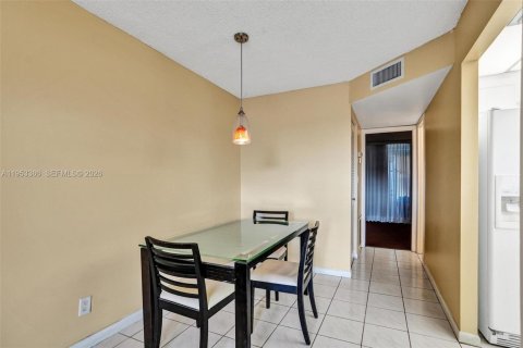 Condominio en venta en Sunrise, Florida, 1 dormitorio, 54.81 m2 № 2007725 - foto 8