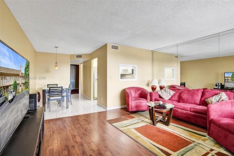 Condominio en venta en Sunrise, Florida, 1 dormitorio, 54.81 m2 № 2007725 - foto 4