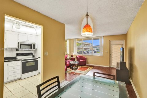 Condominio en venta en Sunrise, Florida, 1 dormitorio, 54.81 m2 № 2007725 - foto 12