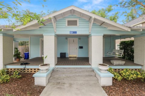 House in Lakeland, Florida 3 bedrooms, 144.93 sq.m. № 1899736 - photo 1