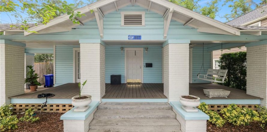 House in Lakeland, Florida 3 bedrooms, 144.93 sq.m. № 1899736