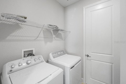 Villa ou maison à vendre à New Smyrna Beach, Floride: 4 chambres, 283.63 m2 № 1617923 - photo 26