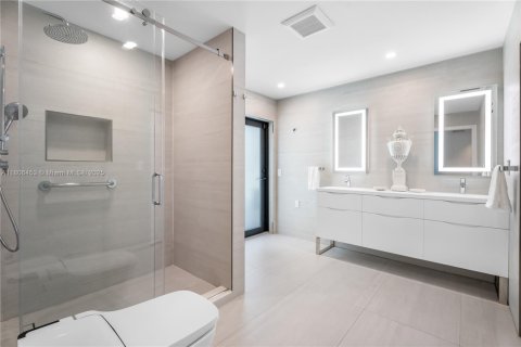 Villa ou maison à vendre à Miami Beach, Floride: 4 chambres, 292.92 m2 № 1942772 - photo 22