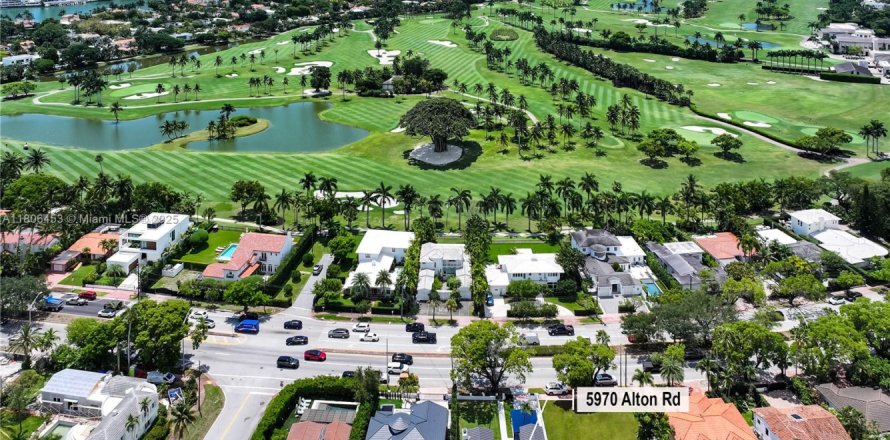 Villa ou maison à Miami Beach, Floride 4 chambres, 292.92 m2 № 1942772