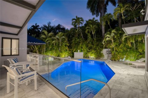 Villa ou maison à vendre à Miami Beach, Floride: 4 chambres, 292.92 m2 № 1942772 - photo 15
