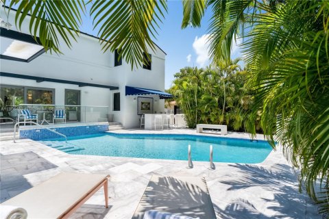 Villa ou maison à vendre à Miami Beach, Floride: 4 chambres, 292.92 m2 № 1942772 - photo 18