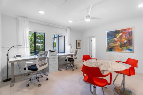 Villa ou maison à vendre à Miami Beach, Floride: 4 chambres, 292.92 m2 № 1942772 - photo 28