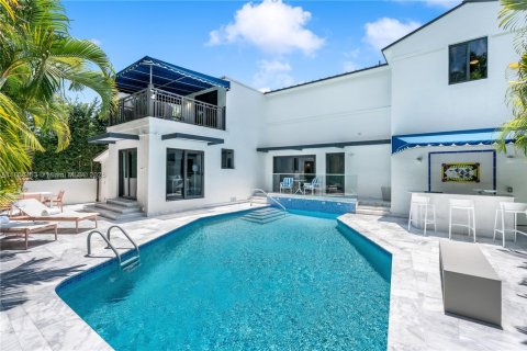 Villa ou maison à vendre à Miami Beach, Floride: 4 chambres, 292.92 m2 № 1942772 - photo 14