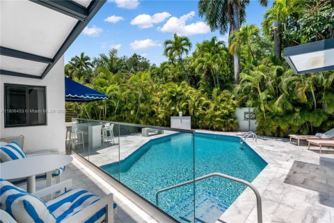 Villa ou maison à vendre à Miami Beach, Floride: 4 chambres, 292.92 m2 № 1942772 - photo 16