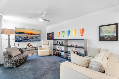 Villa ou maison à vendre à Miami Beach, Floride: 4 chambres, 292.92 m2 № 1942772 - photo 19