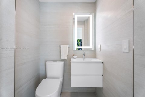 Villa ou maison à vendre à Miami Beach, Floride: 4 chambres, 292.92 m2 № 1942772 - photo 20