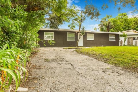 Casa en venta en Clearwater, Florida, 4 dormitorios, 124.3 m2 № 1894317 - foto 1