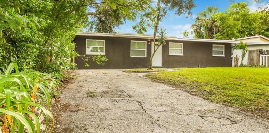 Casa en Clearwater, Florida 4 dormitorios, 124.3 m2 № 1894317