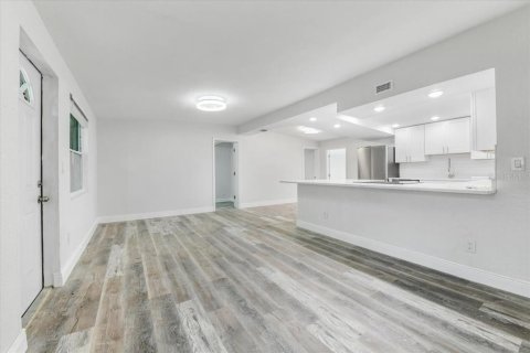 Casa en venta en Clearwater, Florida, 4 dormitorios, 124.3 m2 № 1894317 - foto 5