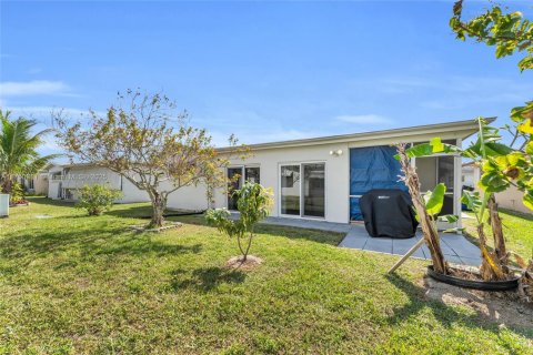 House in Margate, Florida 2 bedrooms, 97.64 sq.m. № 1714653 - photo 28