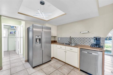 House in Margate, Florida 2 bedrooms, 97.64 sq.m. № 1714653 - photo 6