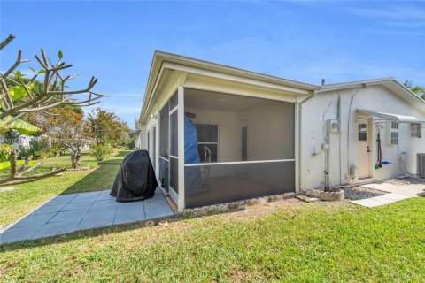 House in Margate, Florida 2 bedrooms, 97.64 sq.m. № 1714653 - photo 29