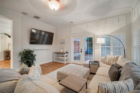 House in Apollo Beach, Florida 6 bedrooms, 412.3 sq.m. № 1347352 - photo 19