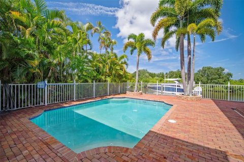 House in Apollo Beach, Florida 6 bedrooms, 412.3 sq.m. № 1347352 - photo 5