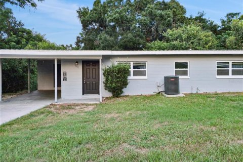 Villa ou maison à Winter Haven, Floride 3 chambres, 89.19 m2 № 2403058