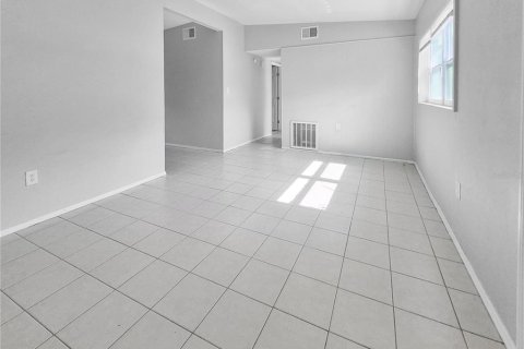 Villa ou maison à louer à Winter Haven, Floride: 3 chambres, 89.19 m2 № 2403058 - photo 6