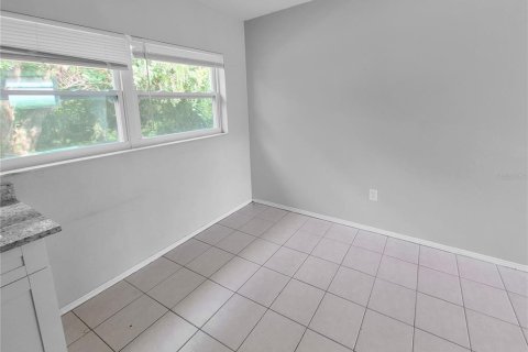 Villa ou maison à louer à Winter Haven, Floride: 3 chambres, 89.19 m2 № 2403058 - photo 7