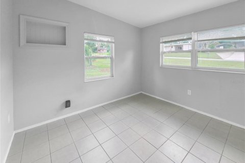 Villa ou maison à louer à Winter Haven, Floride: 3 chambres, 89.19 m2 № 2403058 - photo 13