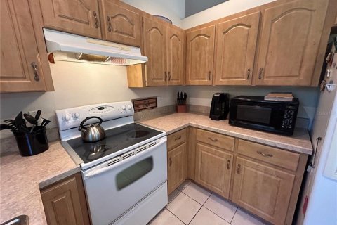 House in New Smyrna Beach, Florida 3 bedrooms, 118.26 sq.m. № 1883516 - photo 10