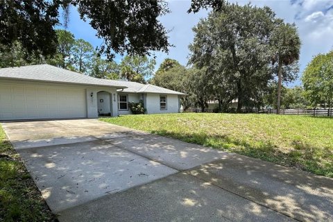 House in New Smyrna Beach, Florida 3 bedrooms, 118.26 sq.m. № 1883516 - photo 2