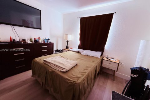 Adosado en alquiler en Opa-locka, Florida, 3 dormitorios, 116.41 m2 № 1968252 - foto 4