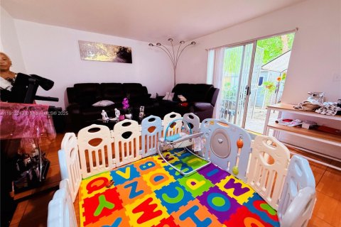 Adosado en alquiler en Opa-locka, Florida, 3 dormitorios, 116.41 m2 № 1968252 - foto 11