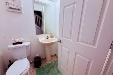 Adosado en alquiler en Opa-locka, Florida, 3 dormitorios, 116.41 m2 № 1968252 - foto 6