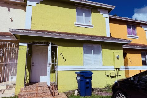 Adosado en alquiler en Opa-locka, Florida, 3 dormitorios, 116.41 m2 № 1968252 - foto 2