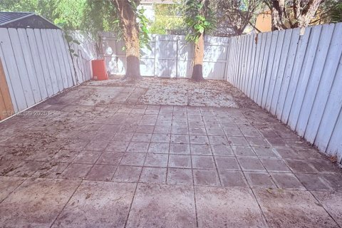 Adosado en alquiler en Opa-locka, Florida, 3 dormitorios, 116.41 m2 № 1968252 - foto 22